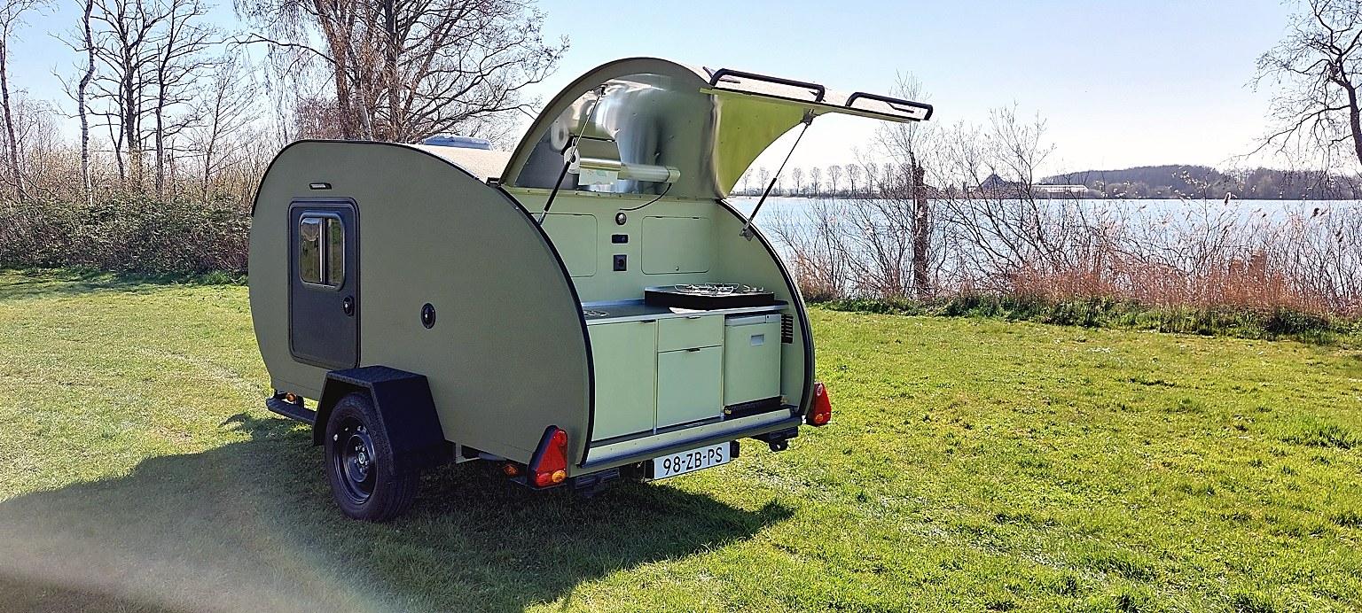 Keuken achterklep open